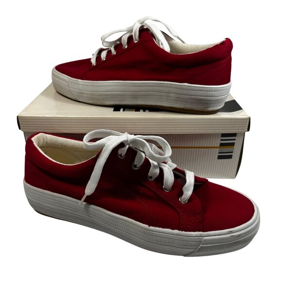 Retro Red Low-Top Canvas City Sneaks Rubber Sole Size 9.5 US Women’s - Picture 2 of 8